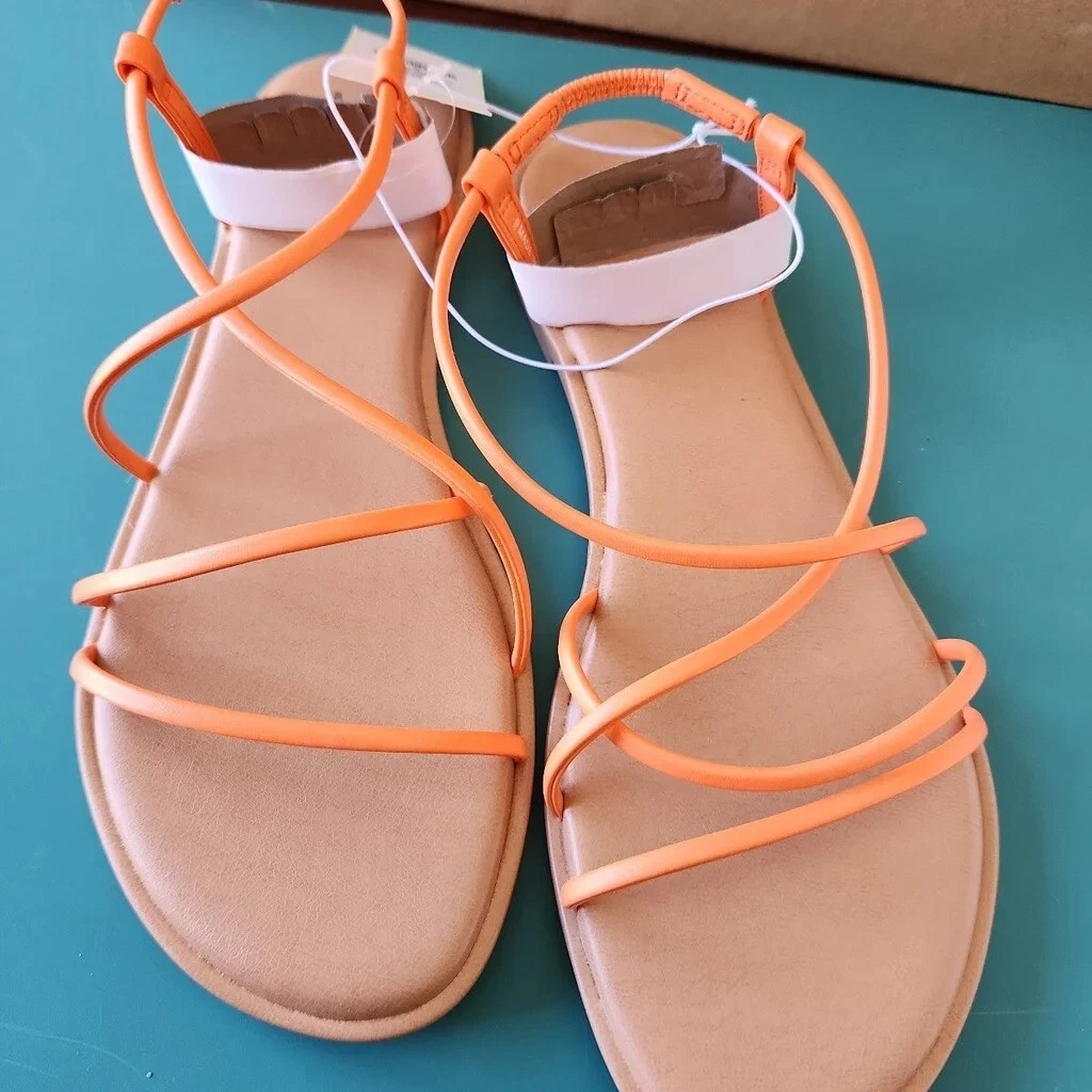 9's strappy best sale sandals