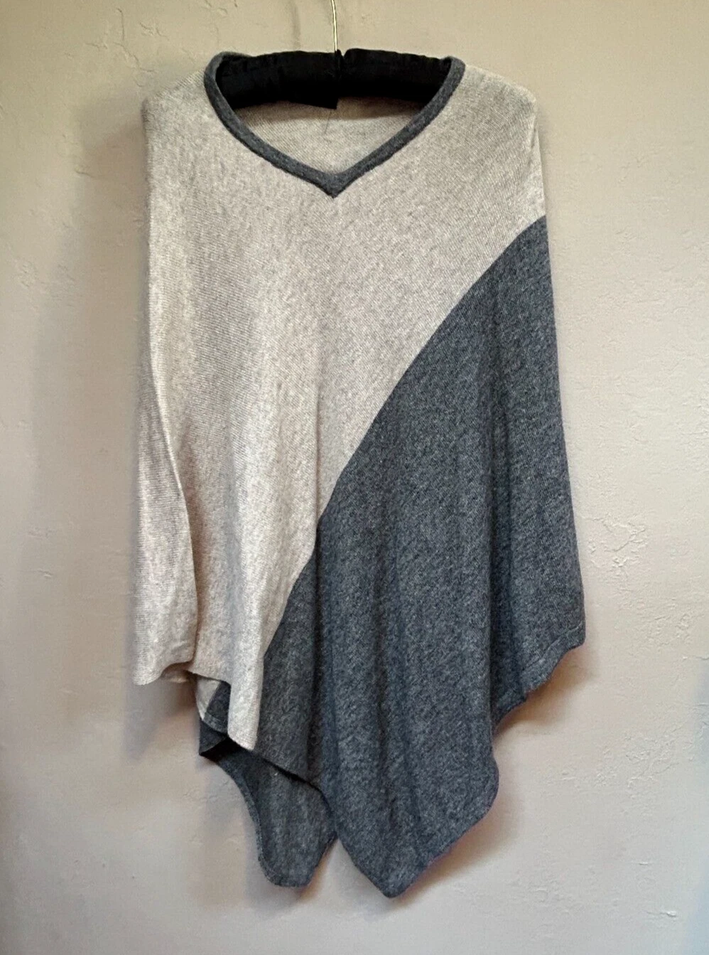 Women V-Neck Pure Cashmere Hand Made in Nepal Grey Two Tone Poncho Wrap One Size