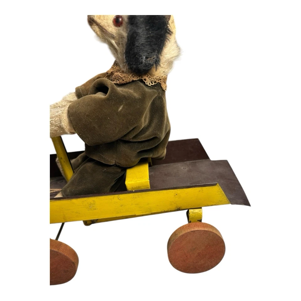 Antiguo arte popular cachorro de peluche perro en carro juguete para tirar Foto 4 de 4