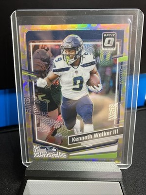 2023 Panini Donruss Optic Flex 💪 Emoji Kenneth Walker III /149