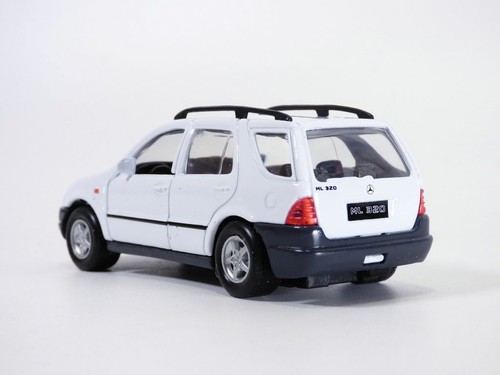 MERCEDES ML blanc 1998 1/36 W163 ML320 - Picture 2 of 5