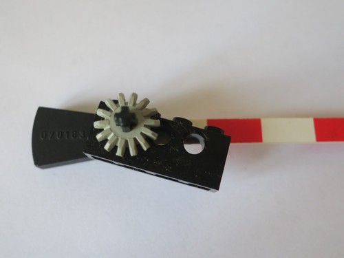 LEGO 4512pb01 - BARRIERE PASSAGE NIVEAU PLOMB - TRAIN BARRIER LEVEL WHITE RED - Picture 2 of 3