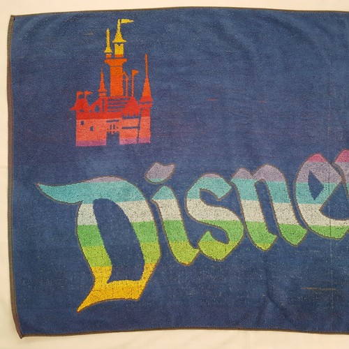 Vtg 1980s Walt Disney Productions Exclusively for DISNEYLAND Rainbow Beach Towel - Picture 3 of 12