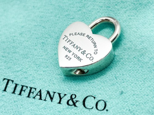 Ciondolo Lucchetto Cuore Testo Blu Tiffany & Co. Return To Tiffany Argento - Foto 2 di 9