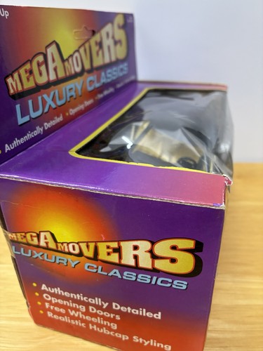 Mega Movers Luxury Classics BMW 500SL, 1:24 Scale Diecast Boxed, Gray Pre Owned - Picture 4 of 6
