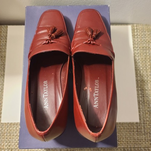 Ladies Ann Taylor Hype Park Red Tassel Shoes Size 6.5M