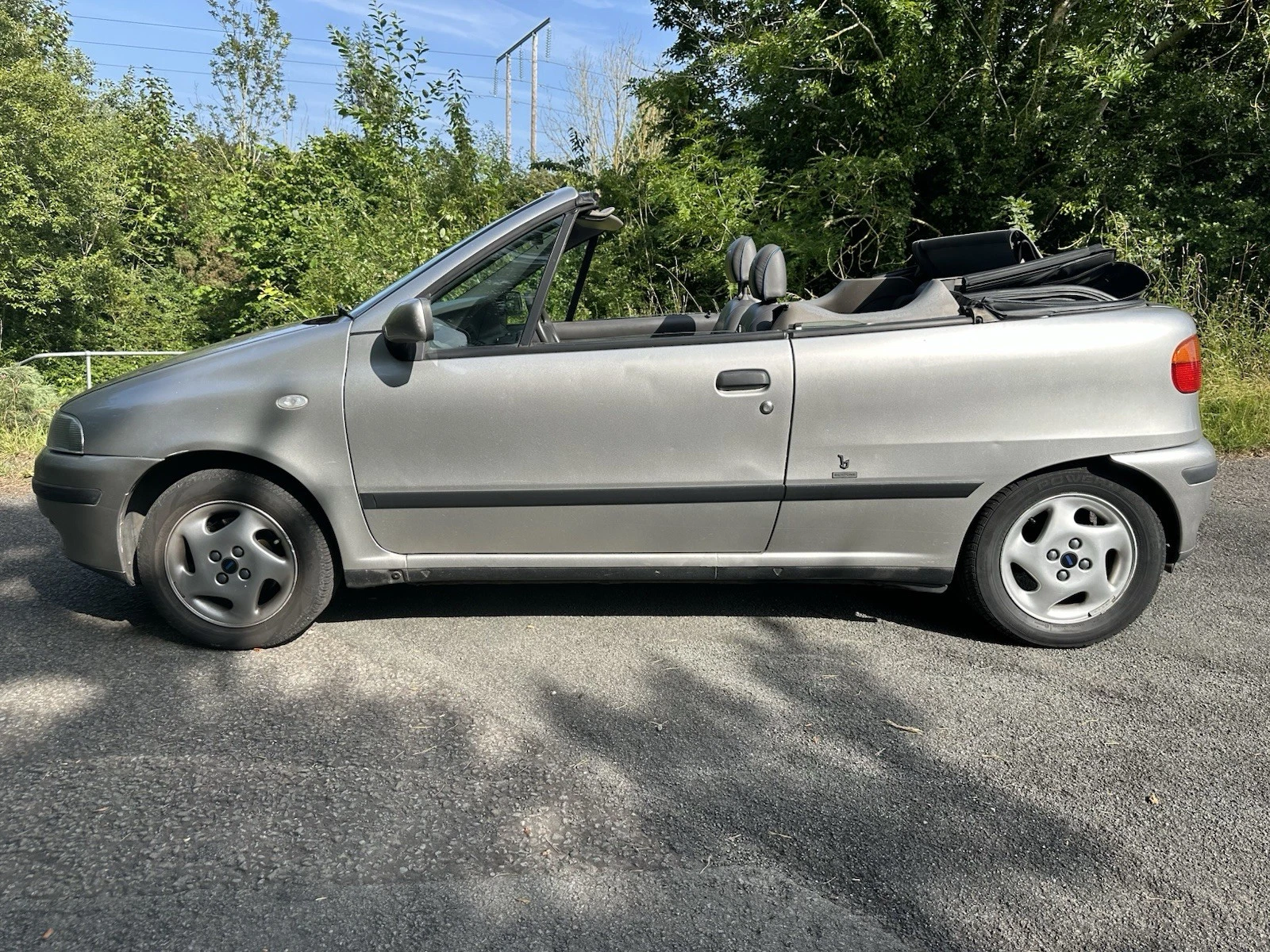 Fiat Punto 1.2 ELX cabriolet - Rare usable Classic Car - Leather Seats - Picture 1 of 19