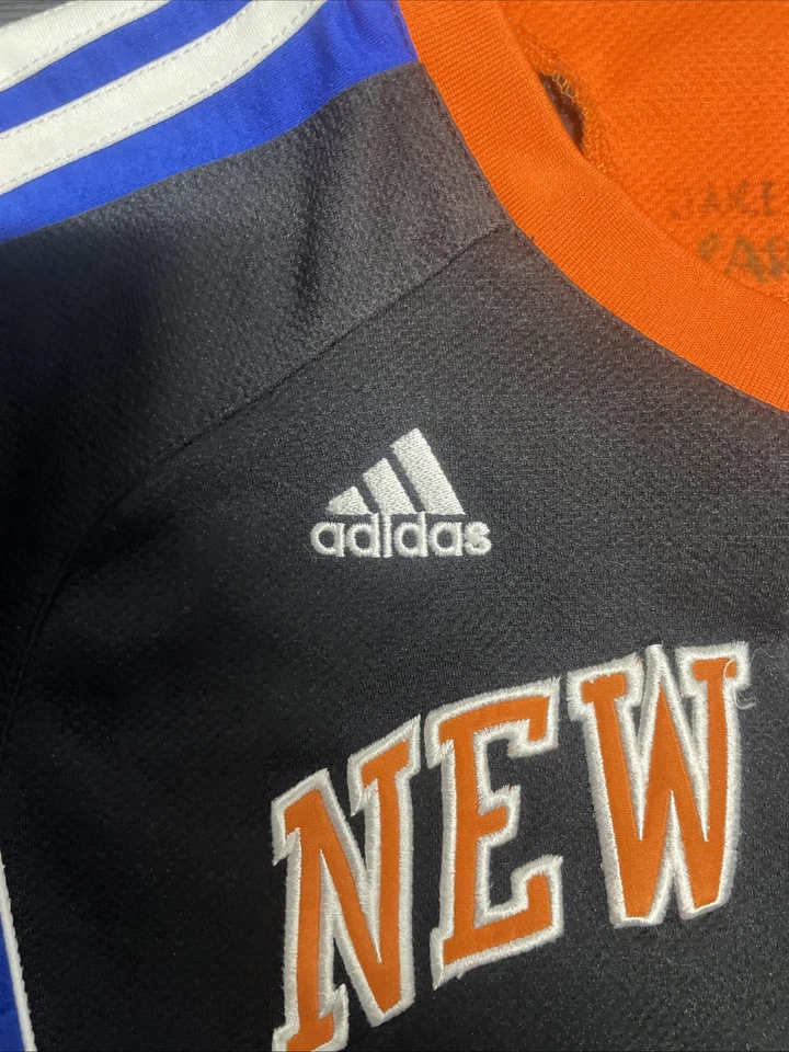 Детская футболка Adidas NBA New York Knicks средний размер вышитый пуловер с длинным рукавом - Изображение 3 из 4