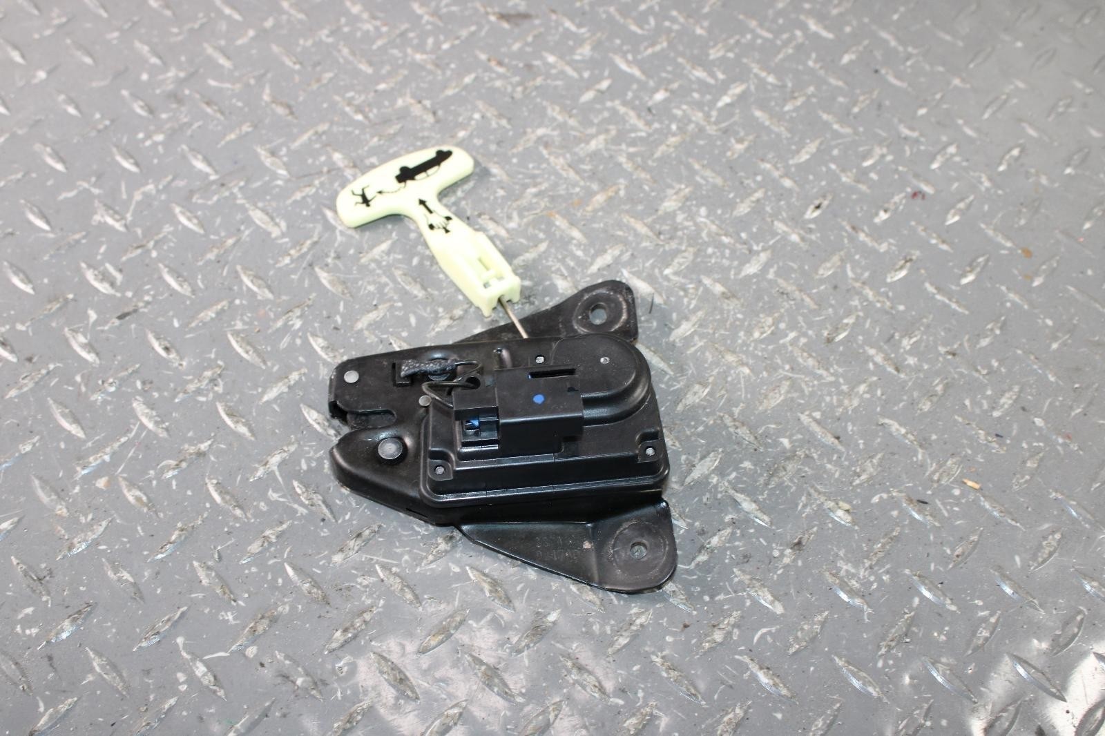 Maserati Ghibli 2014-2020 Rear Trunk latch