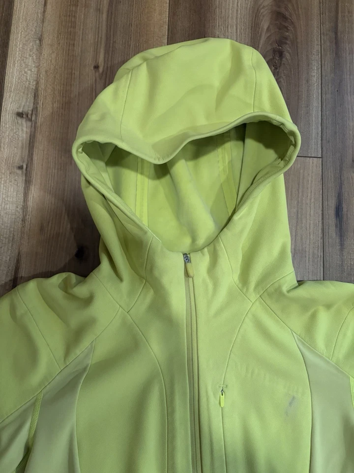 Lululemon Cross Chill 夹克 RepelShell 尺寸 6 电动柠檬运动外套 W4BOHS — 第 2/4 张图片
