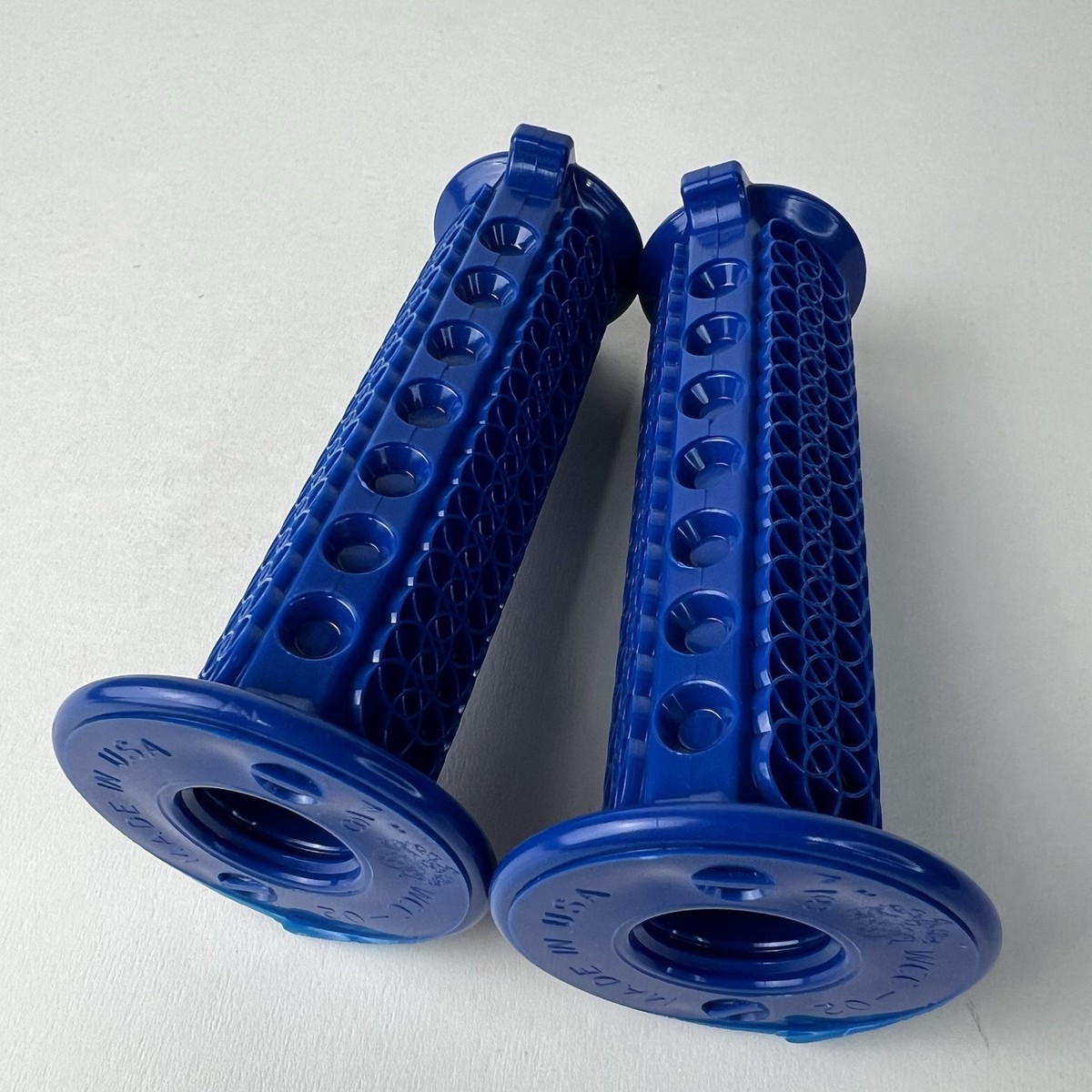 OLD SCHOOL BMX GRIPS WINNERS CIRCLE BLUE ORIGINAL USA MADE VINTAGE