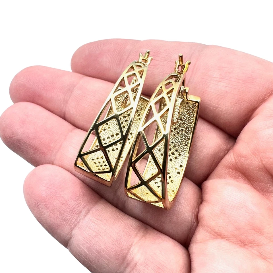 Pendientes de oro sobre plata esterlina para mujer con aros traseros de celosía de 1 1/4 pulgadas Foto 3 de 4