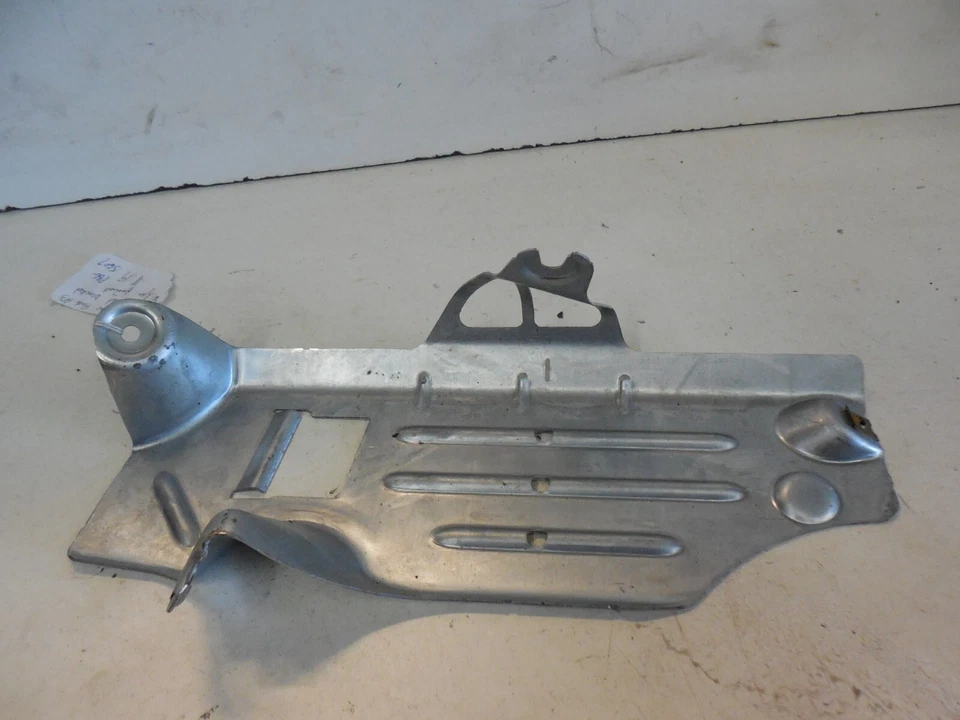 2005 - 2012 奥迪 A3,Quattro Cabriolet 支架 适用于脚凳 8P1864775 — 第 2/4 张图片