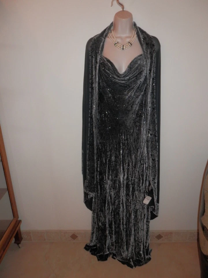 NUEVO CON ETIQUETAS $800 Carmen Marc Valvo HERMOSO, IMPRESIONANTE Vestido Formal Gris Carbón Talla 10 Foto 2 de 4