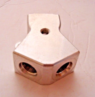 FUEL Y BLOCK BILLET ALUMINUM NOS 10 AN Inlet and two 8 AN Outlets -10 AN -8 AN