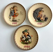 GOEBEL Plate Set/3 HUMMEL School Girl 1980 Umbrella 1981 Bunnies 1986 Germany