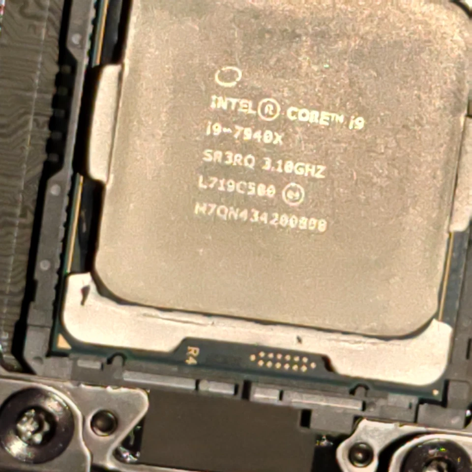 Intel Core i9-7940X X-series Processor 14-Core 3.1GHz up to 4.3GHz - Image 2 of 3
