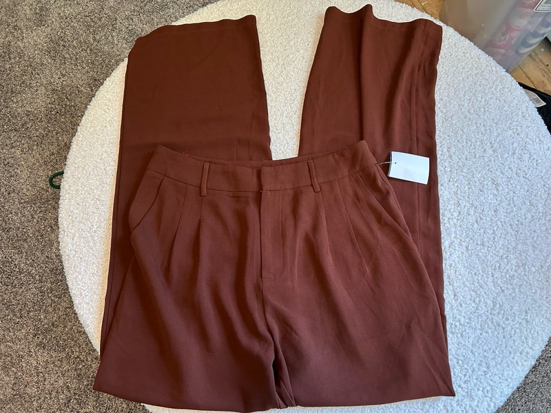 New With Tags NWT Forever 21 Rust Dress Pants Size Large 