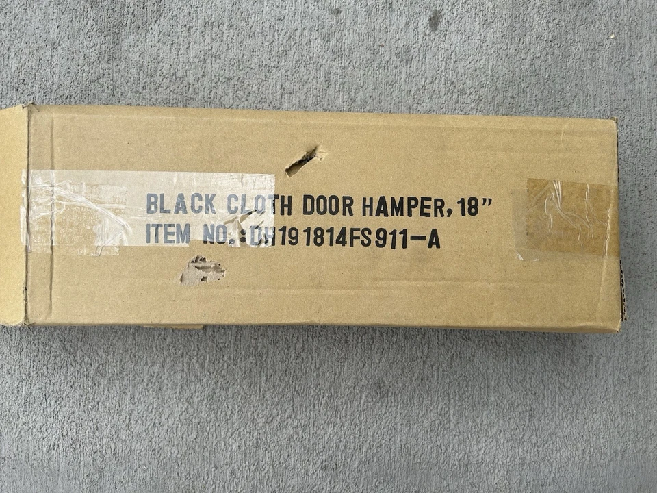 Rev-A-Shelf CTOHSL-18-1 Sidelines 15-1/4"W Pull Out / Tip Out - Preto - Imagem 2 de 4