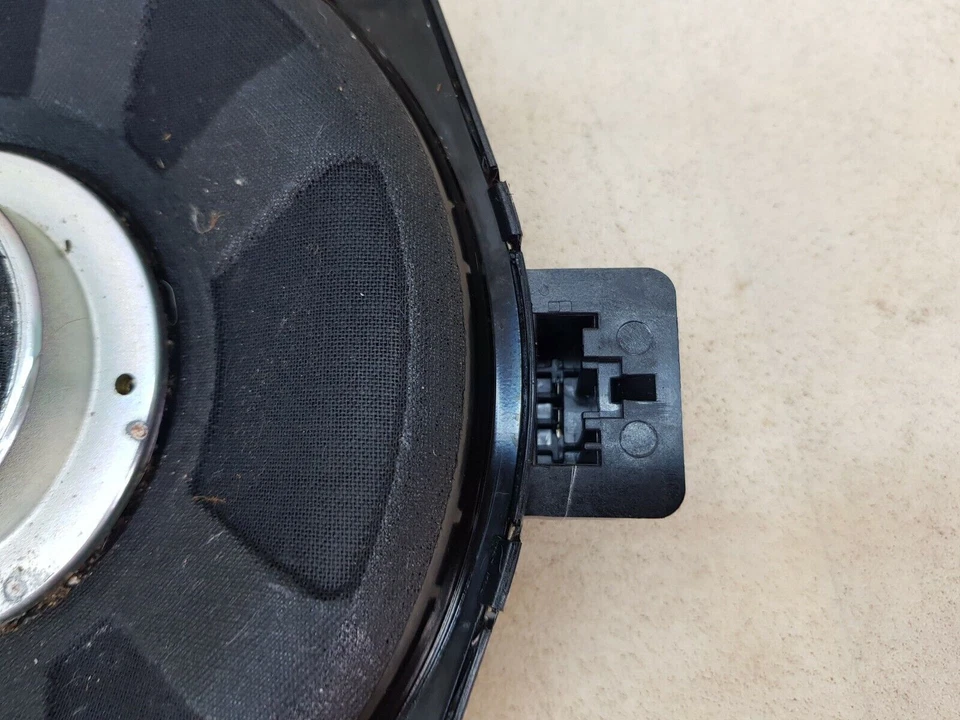 BMW M5 F10 11-16 HARMAN KARDON UNDER FRONT SEAT SPEAKER SUBWOOFER 7948001002 - Image 4 of 4