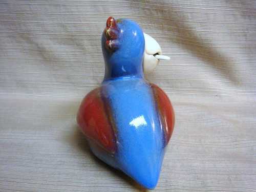 NIB Red & Blue & White STONEWARE PELICAN w/ FISH - Very Cute - Picture 3 of 7