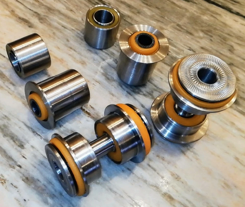 05-10 Jeep Grand Cherokee Commander SRT8 Long Life Soft PU Juego de bujes delanteros LCA Foto 2 de 4