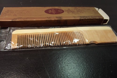 Sino-Swiss Hotel Beijing Airport Sealed Wood Comb in Box Vintage Travel Souvenir - Picture 2 of 5