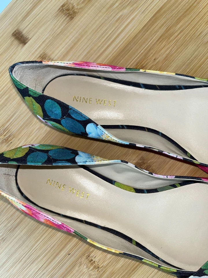 Tecido floral Nine West balé plano aberto multicolorido feminino TAMANHO 8,5 - Imagem 2 de 3