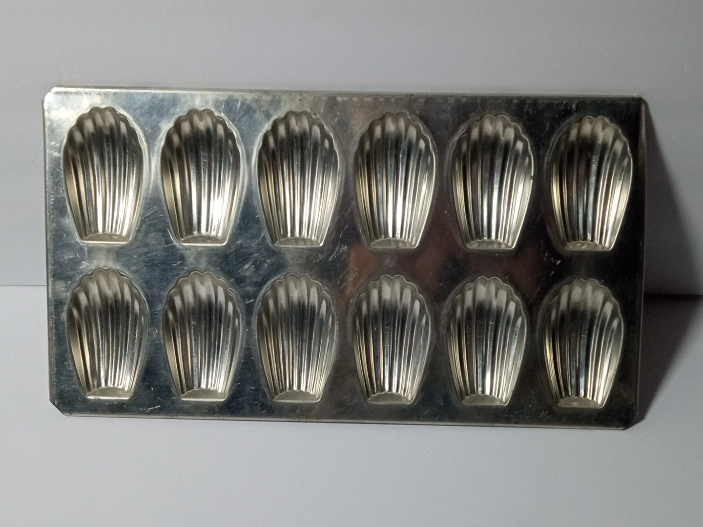Williams Sonoma Madeleine Shell Shaped Cookies Cakes Baking Pan Made In France