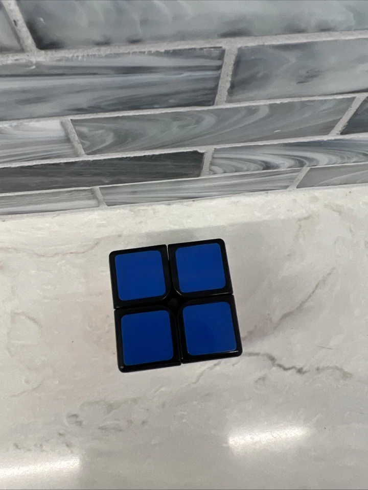 Jogo de quebra-cabeça RUBIK’S Mini 2x2 cubo torção  - Imagem 3 de 4