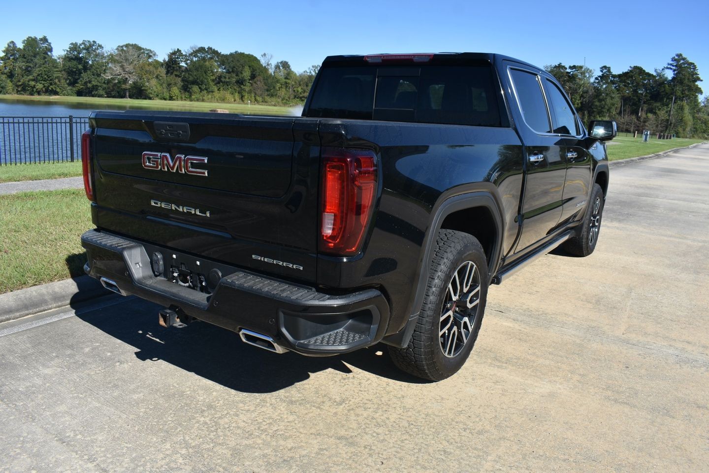 2022 GMC Sierra 1500 Limited Denali thumbnail 4