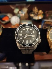 Seiko Men's Black Watch - SKX007 K