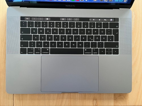 Apple MacBook Pro 15" mit Touch Bar 2.6 GHz 6-Core i7, 16 GB, 256 GB SSD - Afbeelding 6 van 7
