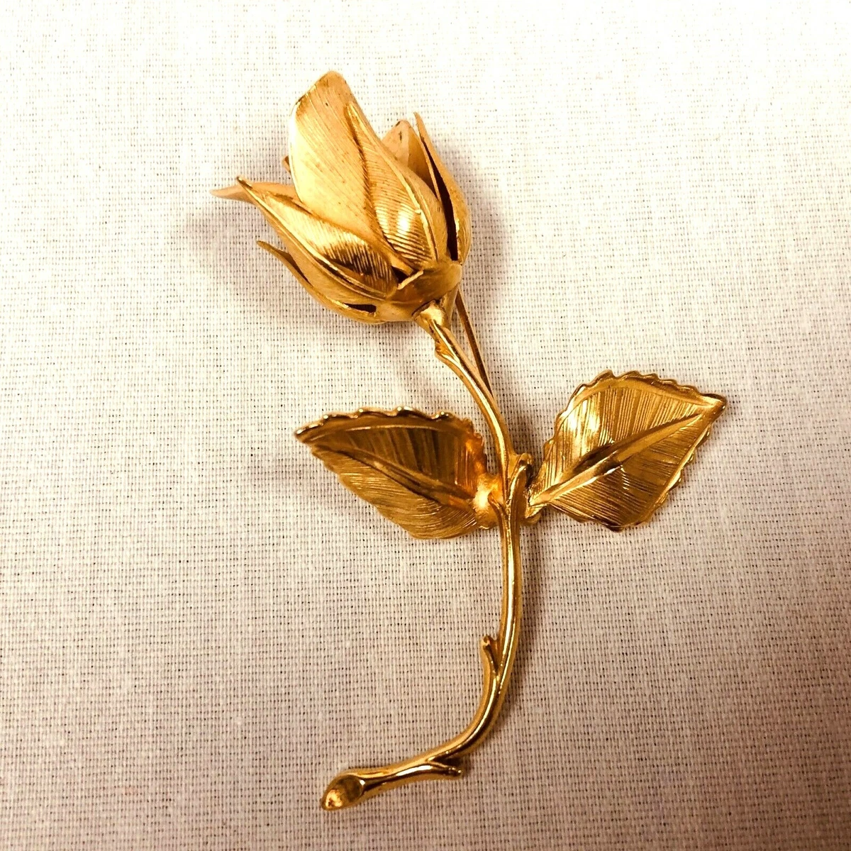 Giovanni rose pin sale