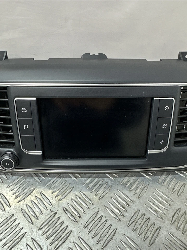 GENUINE VAUXHALL VIVARO MK3 2019 RADIO AND NAVIGATION DISPLAY 9831665880 - Image 3 of 4