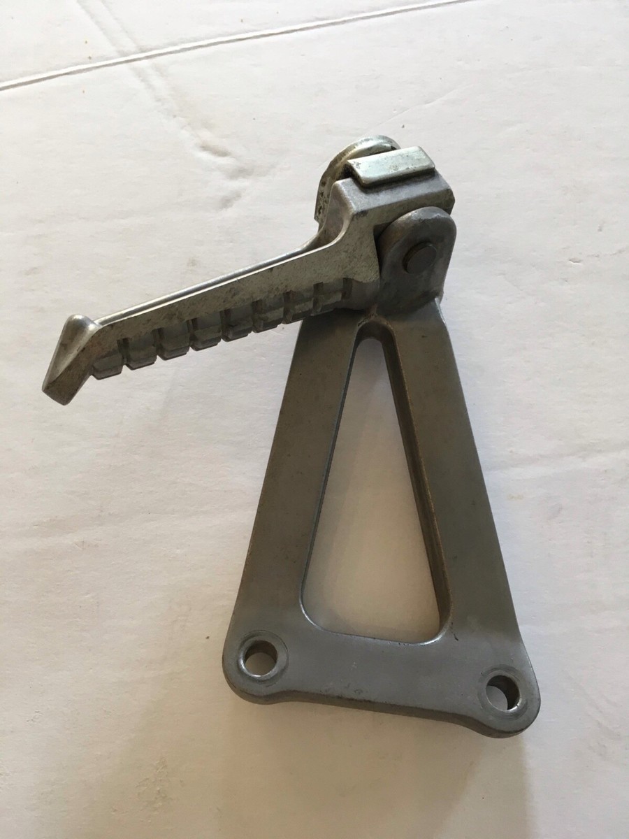 KAWASAKI STAY,RR,LH WITH FOOT PEG ZX-7 ZX-7R ZX750 ZR-7 ZR