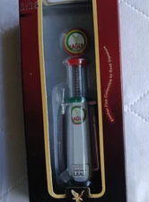 (2) New Eagle 1:18 Scale Collectible Gas Pumps