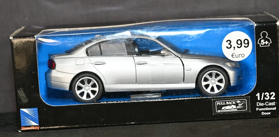 BMW Serie 3 2005 sedán plateado 1:32 diecast New-Ray como nuevo en caja Foto 2 de 4