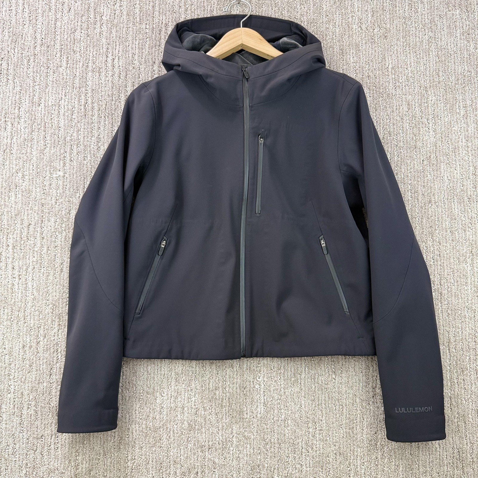 Lululemon Jacket Womens 8 Black Hooded Softshell Fleece Lined Zip Pockets Winter