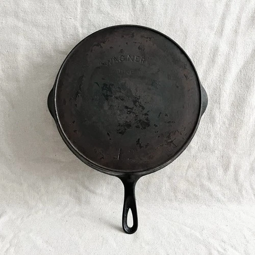 Wagner #12 Cast Iron Skillet with Heat Ring Arc and Straight Sidney O Logo