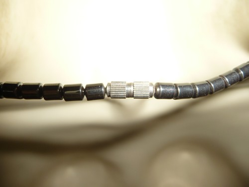 PINK QUARTZ ITALIAN HORN TOOTH PENDANT ON HEMATITE BEADED NECKLACE #27/7F - Picture 5 of 6
