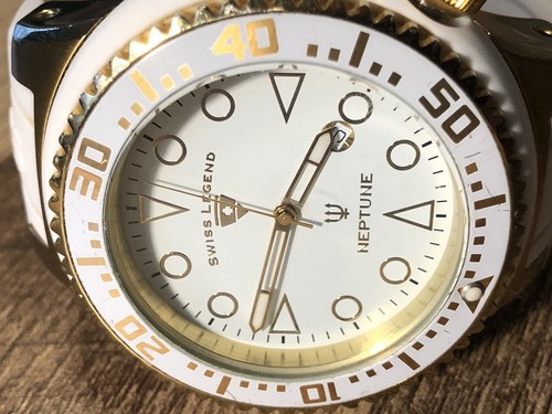 Reloj Swiss Legend Neptune WR100M Tono Blanco y Dorado Corona Atornillada Batería Nueva - Imagen 17 de 24