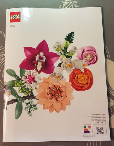 LEGO Anleitung Botanicals: 10342 Instruction Schöner Rosafarbener Blumenstrauß - Bild 1 von 3