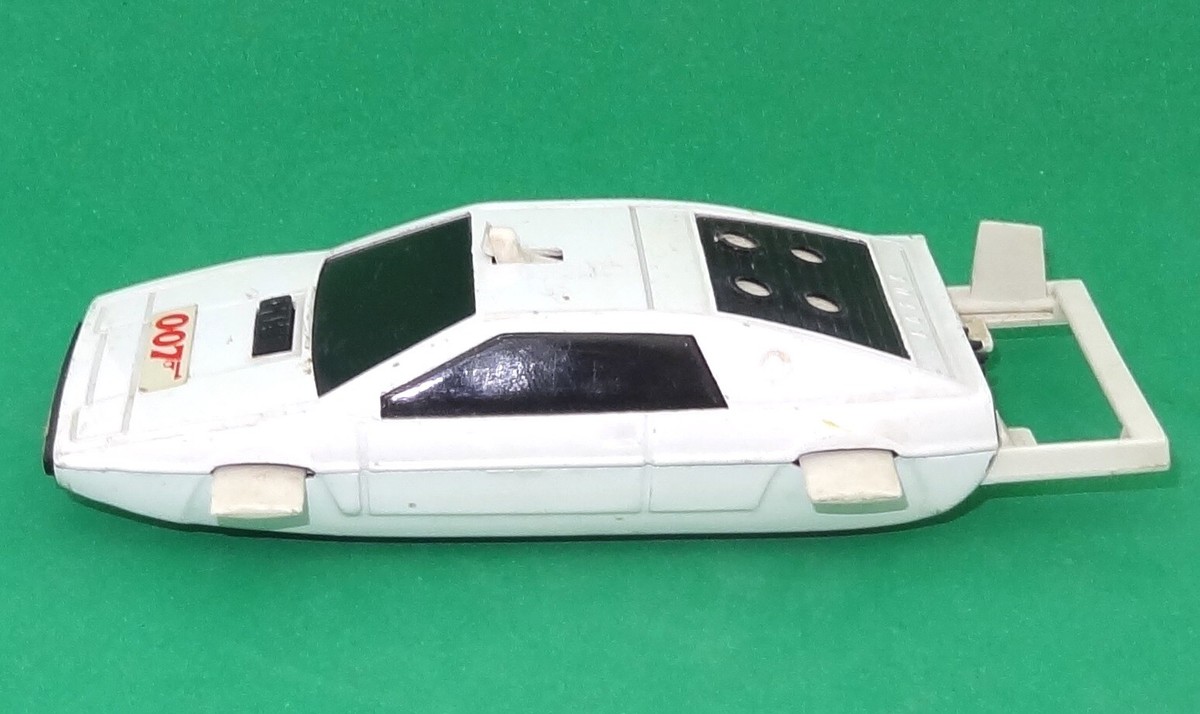 ミニカー CORGI special agent 007 James Bond's James Bond 007 - Aston Martin V8 Vantage - No Time To Die