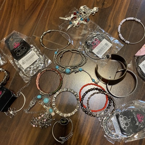 Paparazzi jewelry lot of 21 Bracelets, Some Tagged, New, No Duplicates Lot G - Picture 3 of 5