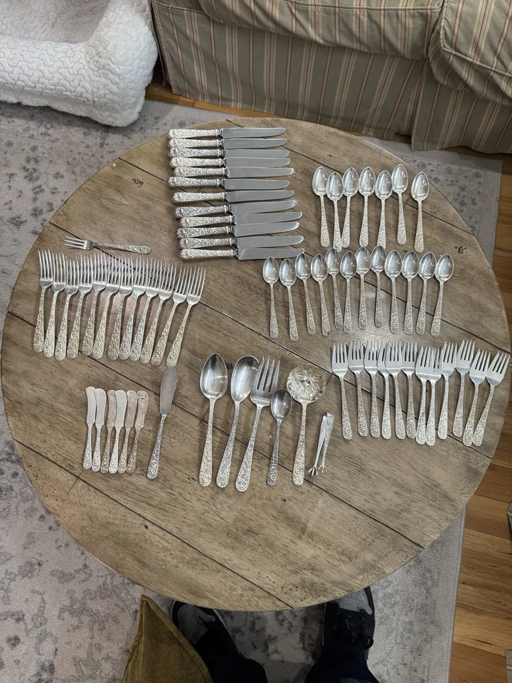 Juego de cubiertos S Kirk & Son Repousse Sterling servicio para 12 + servidores ~2,6 kg Foto 2 de 4
