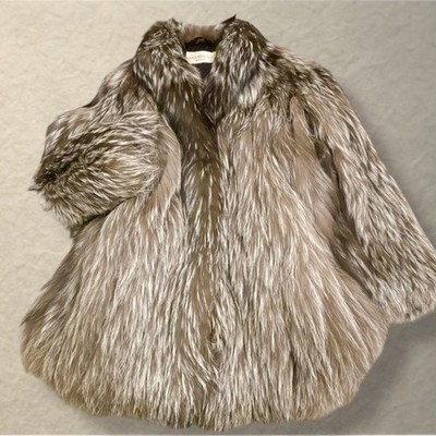 Thick and luxurious Silver fox  coat Real  Size 9  fur texture