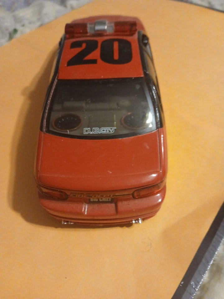 Chevy Impala Fire Department 1996 Jada Dub City Big Chief 1:24 - Изображение 4 из 4