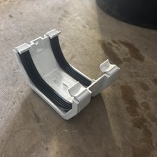 Polypipe Guttering RS202  114mm Square Line - Union Bracket - White Gutter