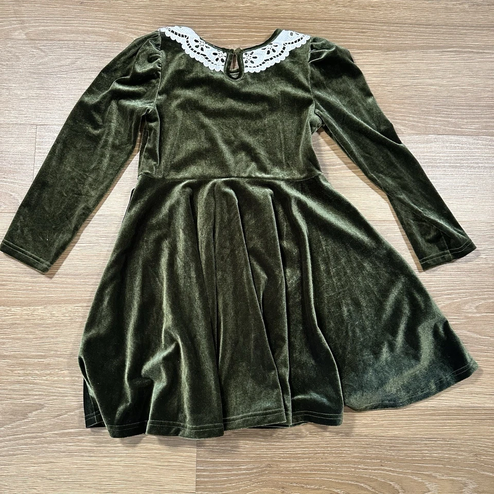 Vestido de terciopelo verde manga larga con cuello de encaje fiesta para niñas 8 dulces ajustados Foto 4 de 4